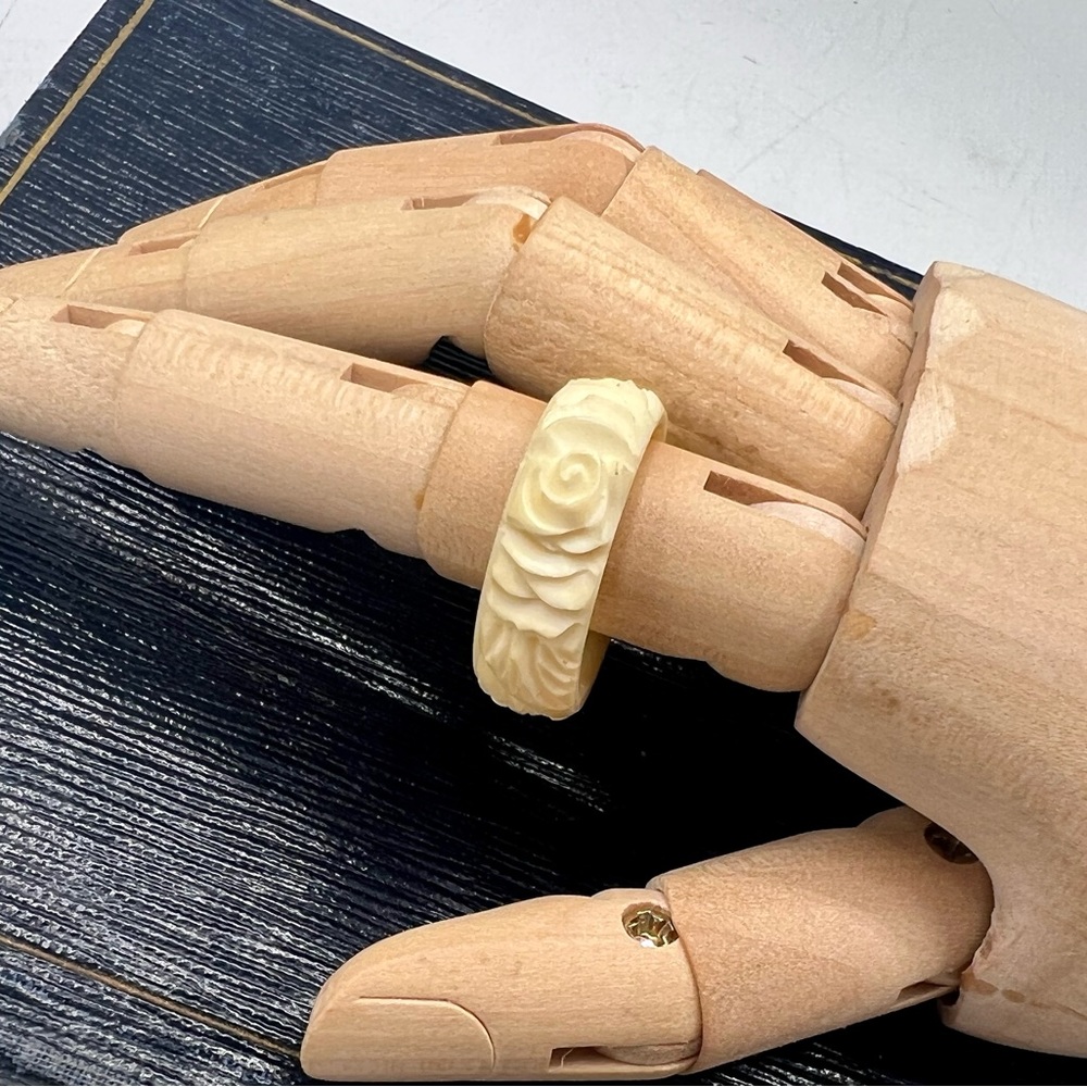 Vintage carved bone size 5.5 ring handcrafted - Picture 8 of 10